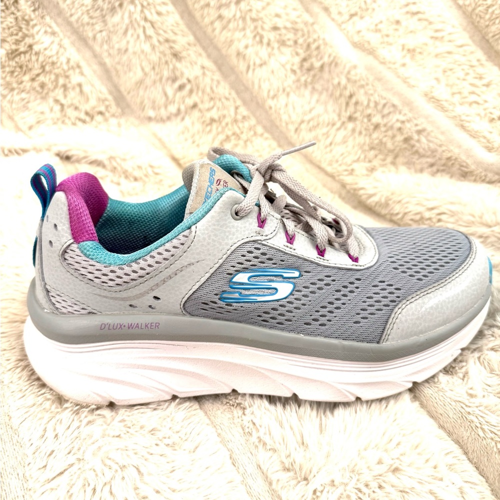 Skechers Women's D’Lux Walker Sneakers